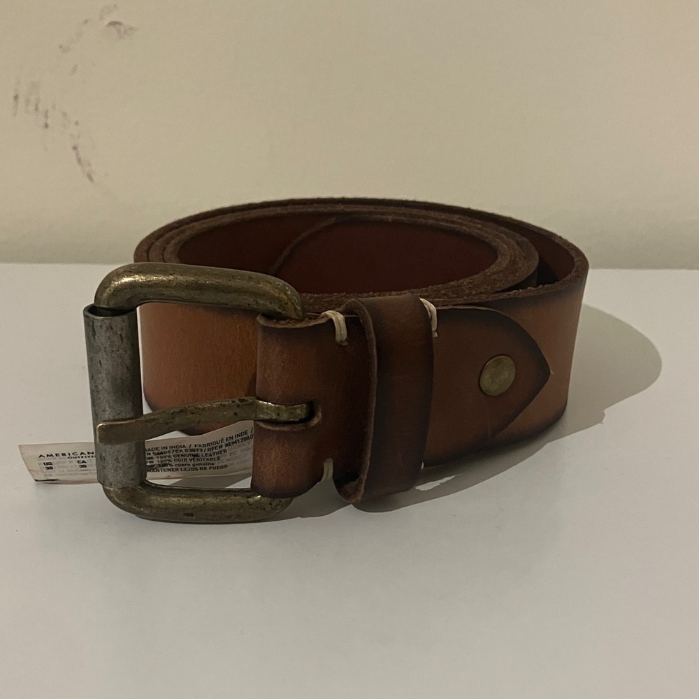 American Eagle Outfitters Brown Leather Men's Belt with Antique Brass Buckle